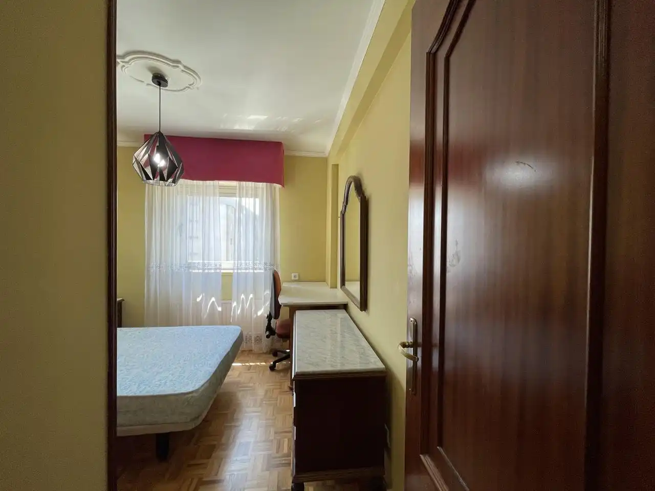 Habitación de Piso en venta en A Coruña Capital  con Calefacción y Trastero