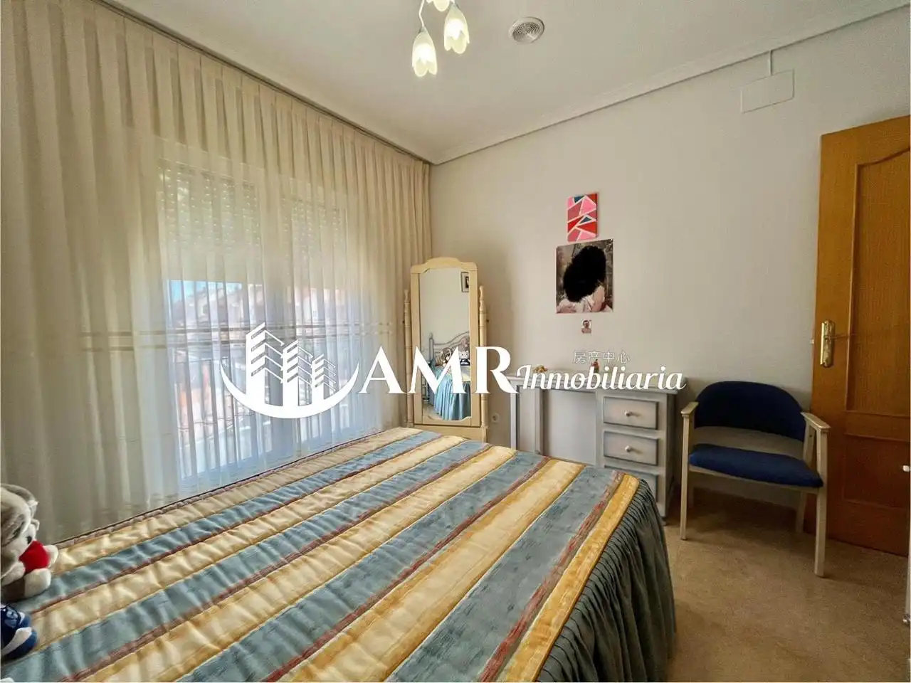 Habitación de Casa adosada en venta en Casarrubuelos con Aire acondicionado, Calefacción y Jardín privado