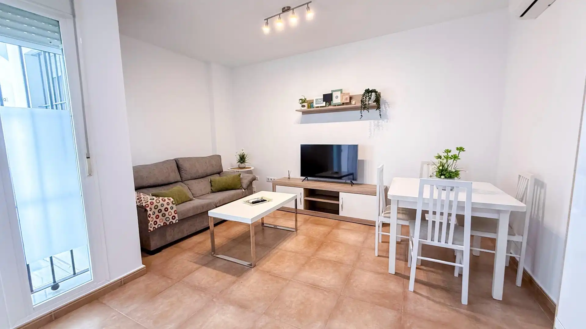 Sala de estar de Piso en venta en Jerez de la Frontera con Aire acondicionado, Calefacción y Amueblado