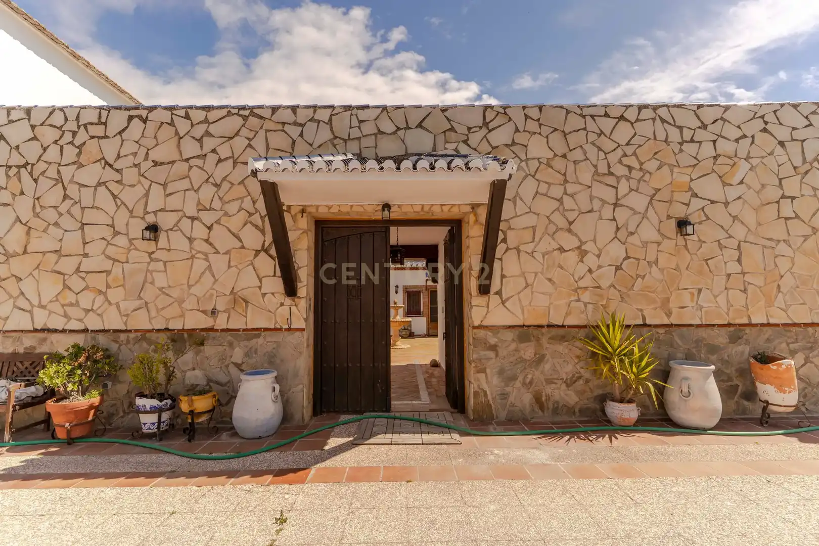 Außenansicht von Haus oder Chalet zum Verkauf in Granada mit Klimaanlage, Privatgarten und Abstellraum