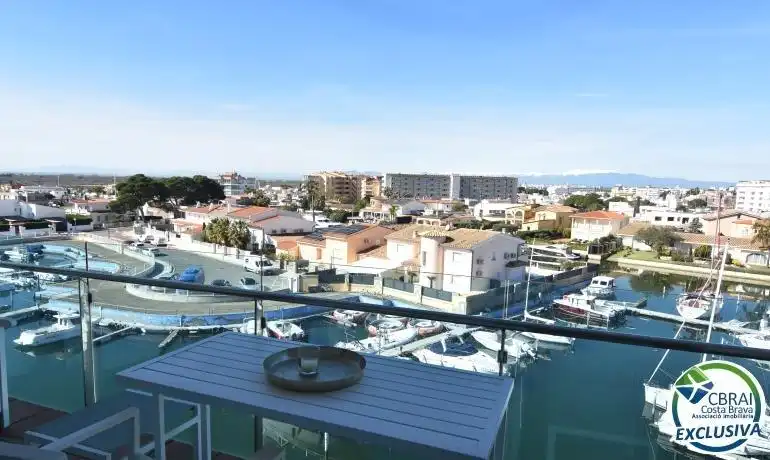 Terrassa de Apartament en venda en Roses amb Aire condicionat, Terrassa i Moblat