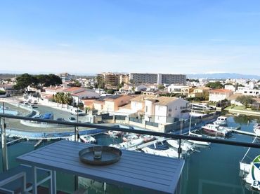 Apartamento con piscina en venta en Calle DEL CAP DE LA GOLA 28