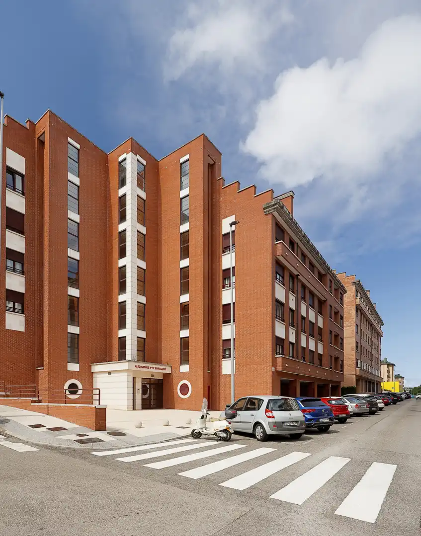 Vista exterior de Piso de alquiler en Gijón  con Calefacción, Terraza y Trastero