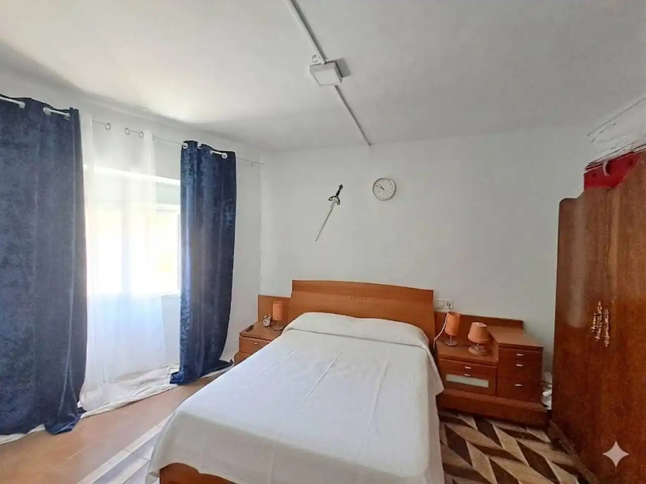 Bedroom of Houses for sale in Las Quintanillas
