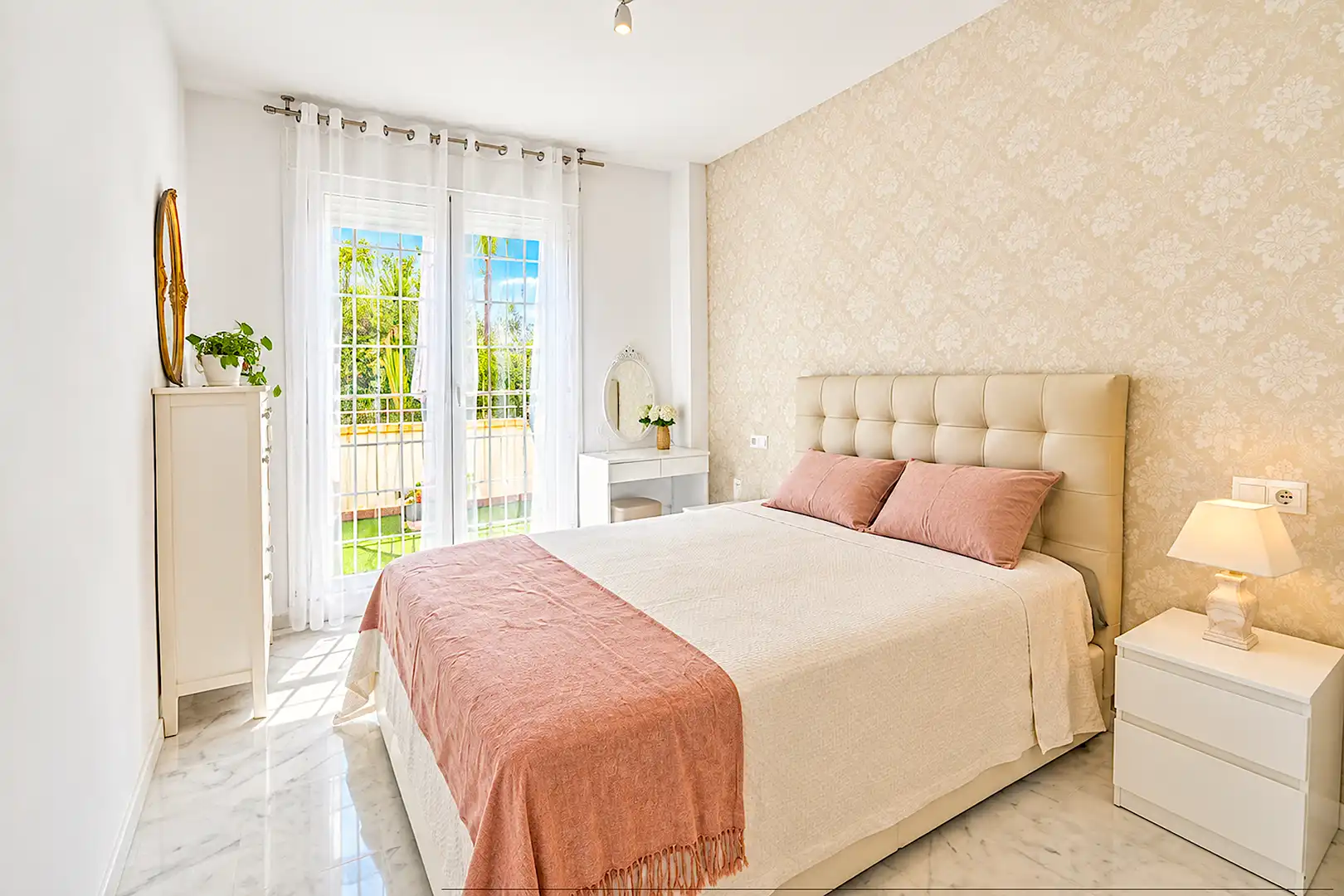Apartment with terrace for sale in Torrequebrada, imagen 2