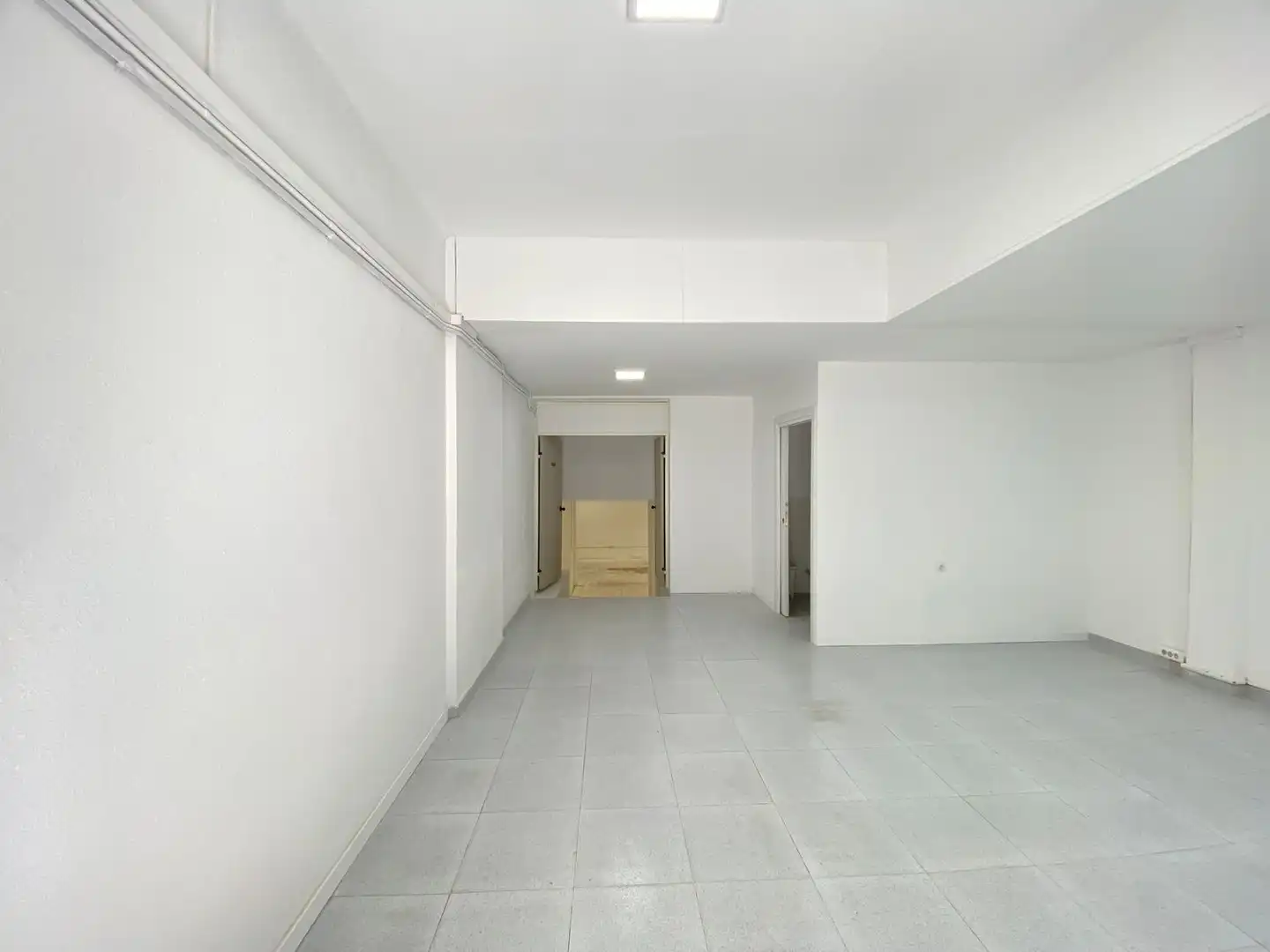 Locale commerciale in affitto a Calle de Rius i Taulet