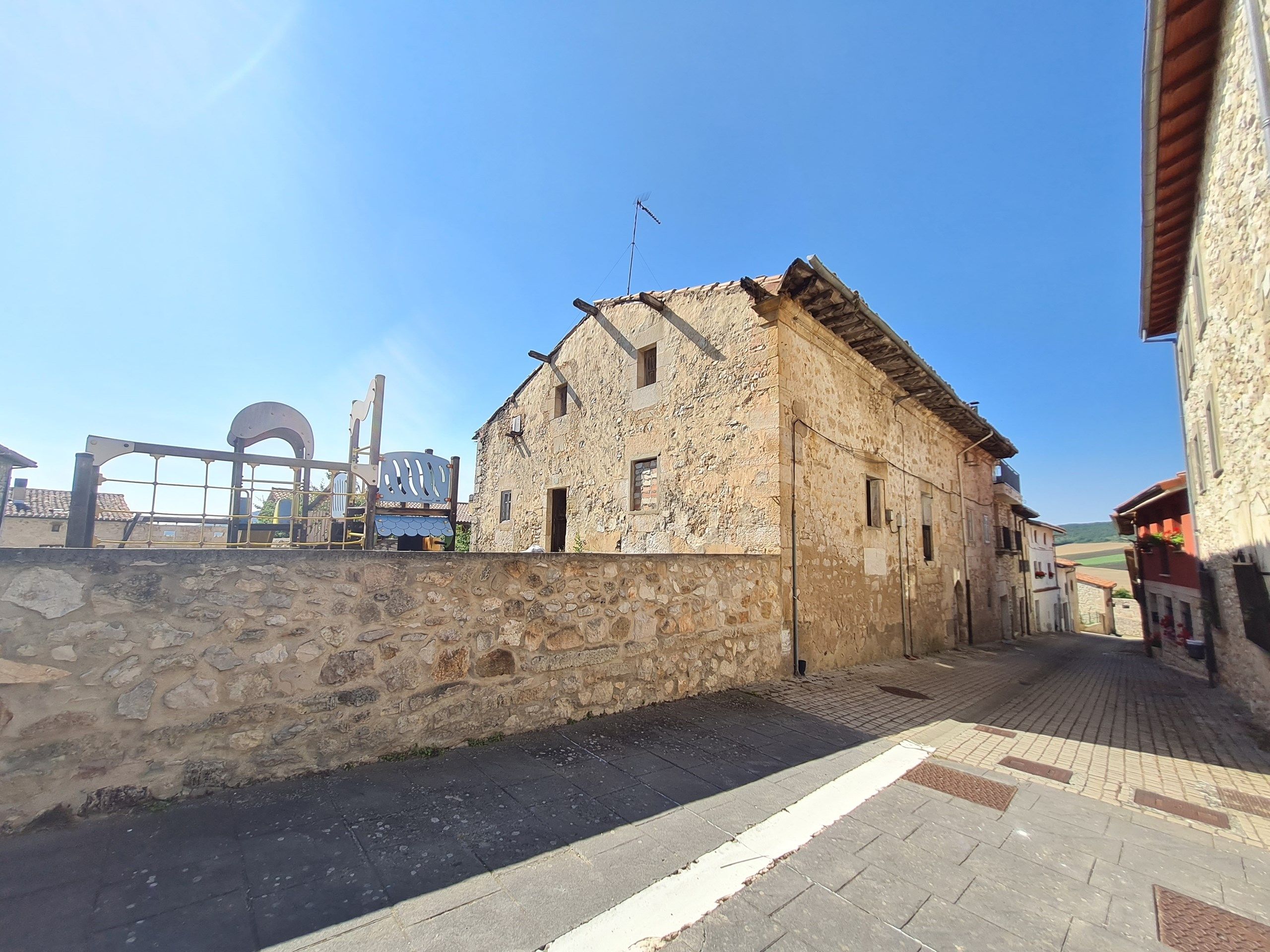 Vista exterior de Casa adosada en venda en Peñacerrada- Urizaharra
