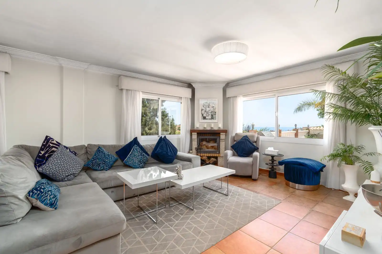 Wohnzimmer von Einfamilien-Reihenhaus zum Verkauf in Mijas mit Klimaanlage, Terrasse und Abstellraum