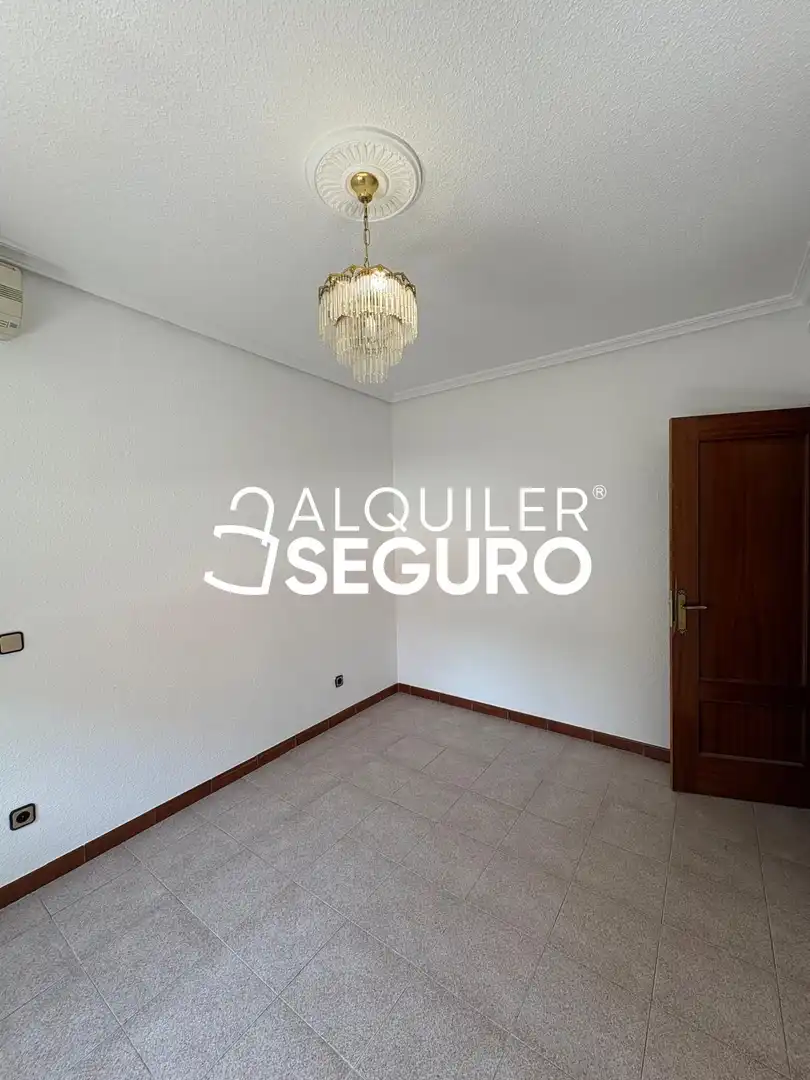 Bedroom of Flat for rent in Madrid  with Heating, Terrace and Furnished