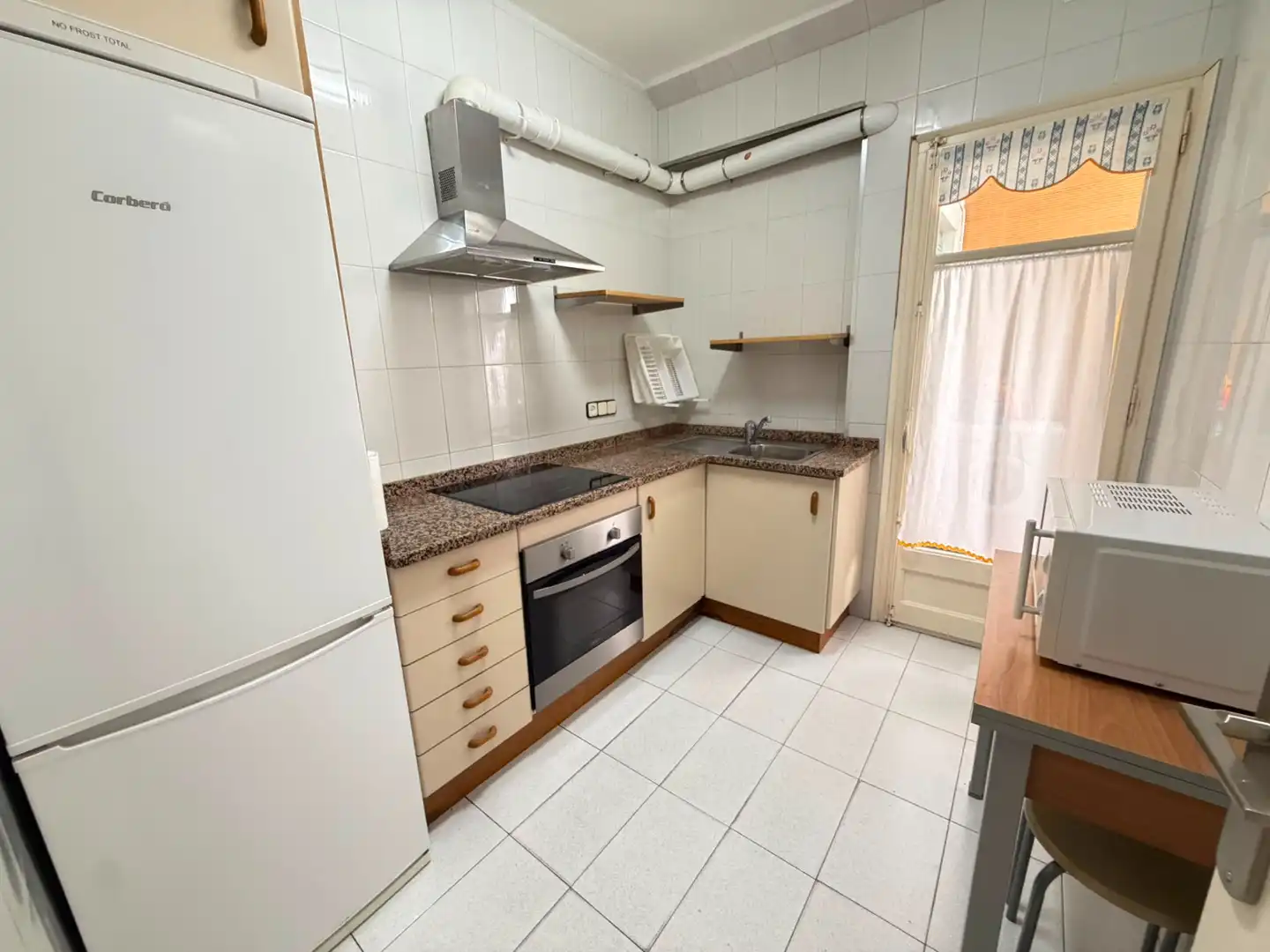 Cocina de Piso de alquiler en Lleida con Calefacción, Amueblado y Horno