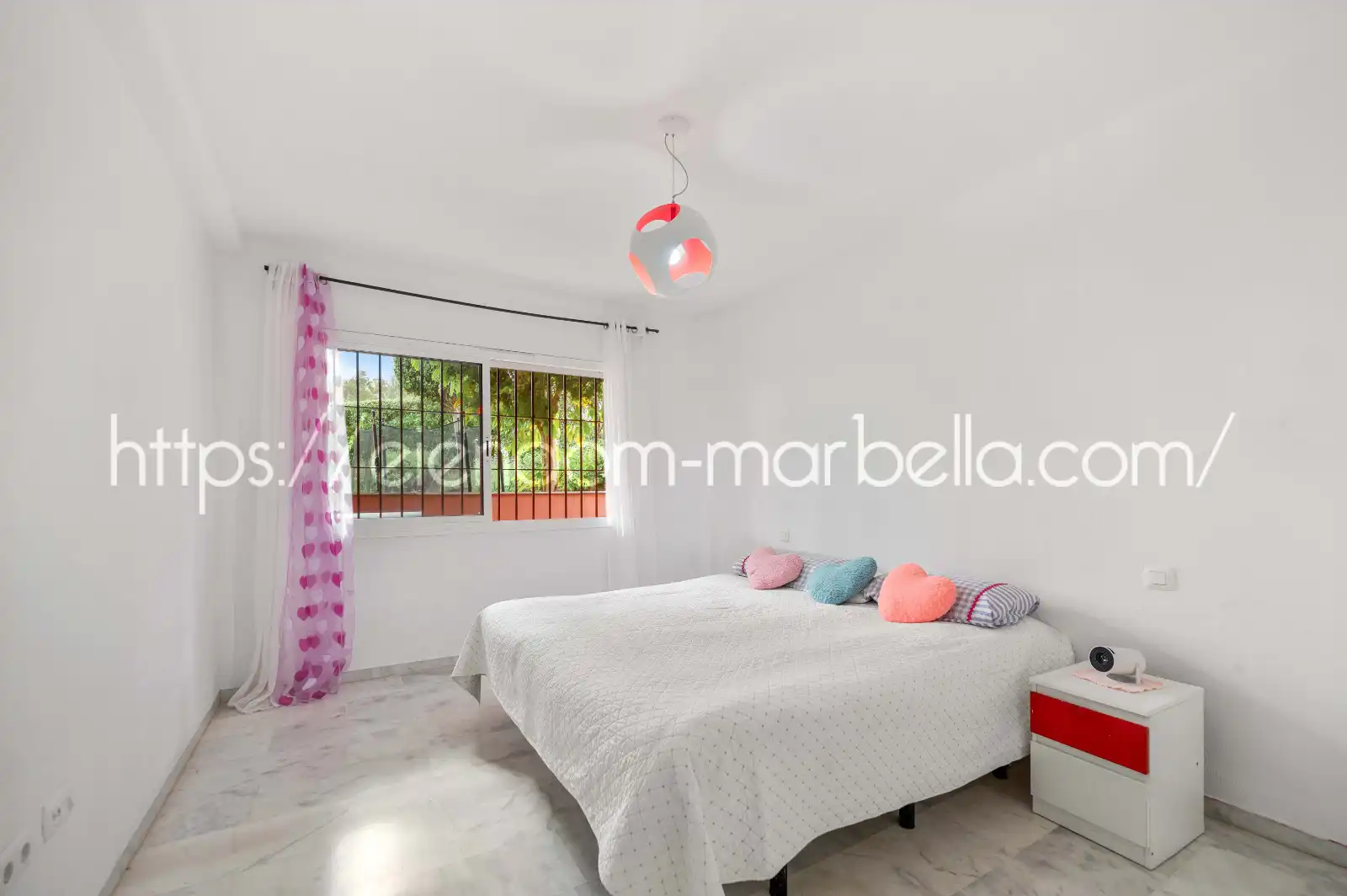 Schlafzimmer von Wohnungen zum Verkauf in Marbella mit Klimaanlage, Terrasse und Möbliert