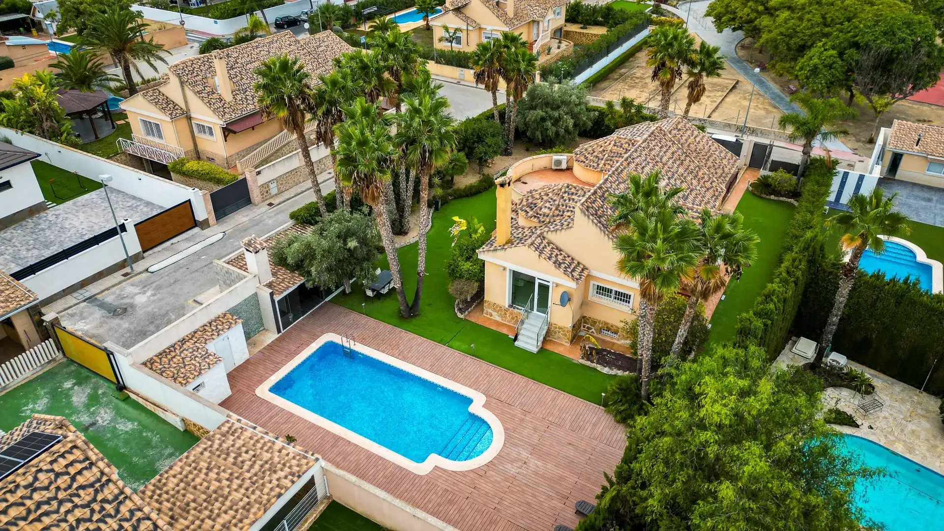 Vista exterior de Casa o chalet en venta en Mutxamel con Aire acondicionado, Calefacción y Jardín privado