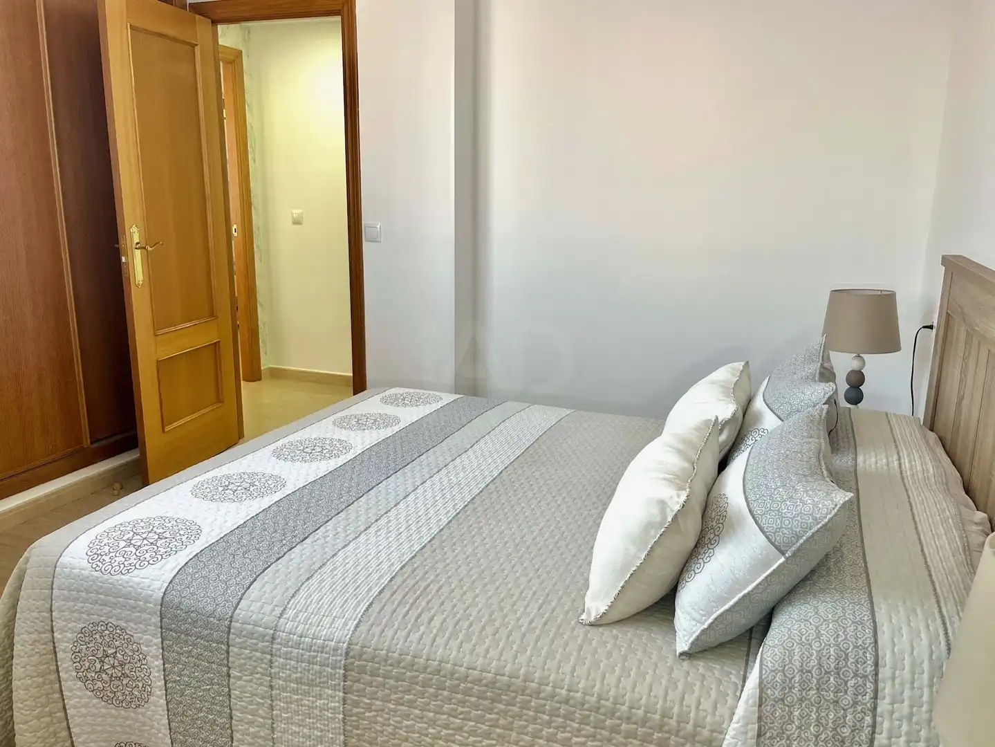 Schlafzimmer von Wohnung zum Verkauf in Torreblanca mit Klimaanlage, Heizung und Schwimmbad