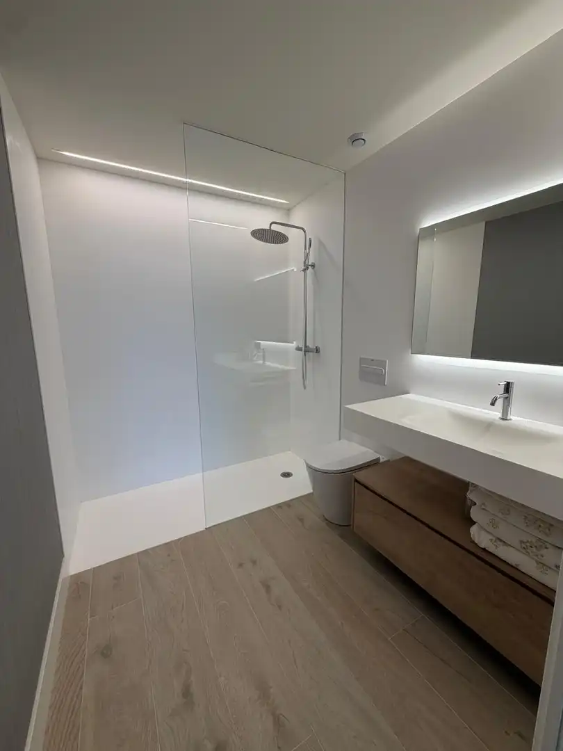 Badezimmer von Dachboden zum Verkauf in Cambrils mit Klimaanlage, Terrasse und Schwimmbad