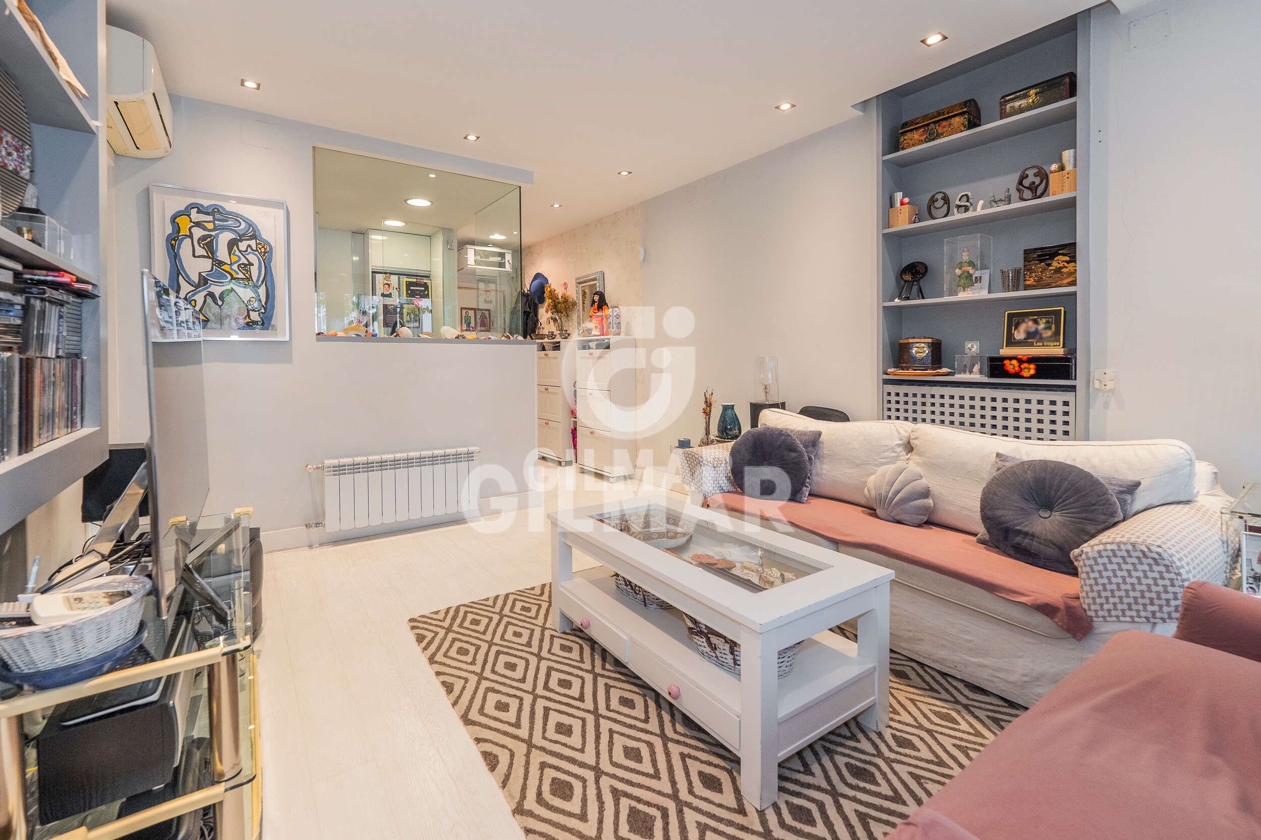 Living room of Flat for sale in  Madrid Capital  with Heating