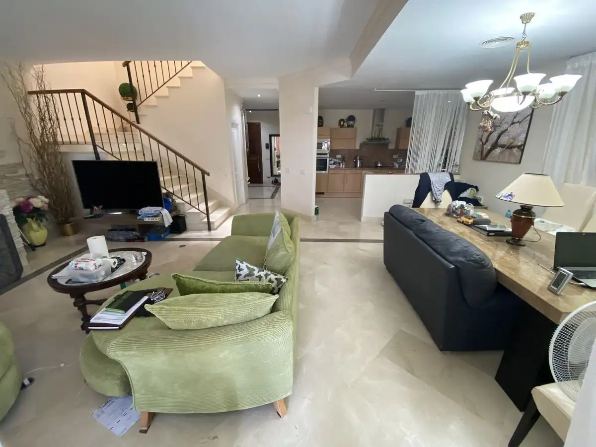 Sala de estar de Casa adosada en venta en Ojén con Aire acondicionado, Amueblado y TV