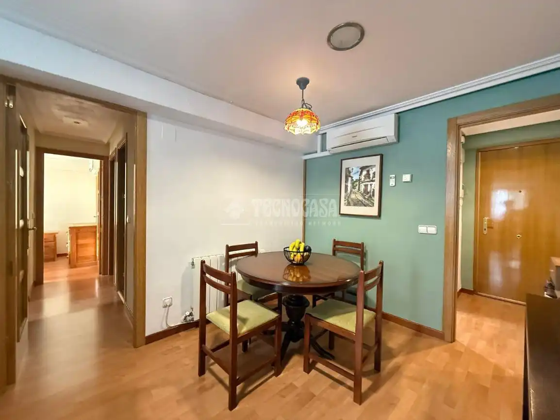 Dining room of Flat for rent in  Madrid Capital  with Furnished
