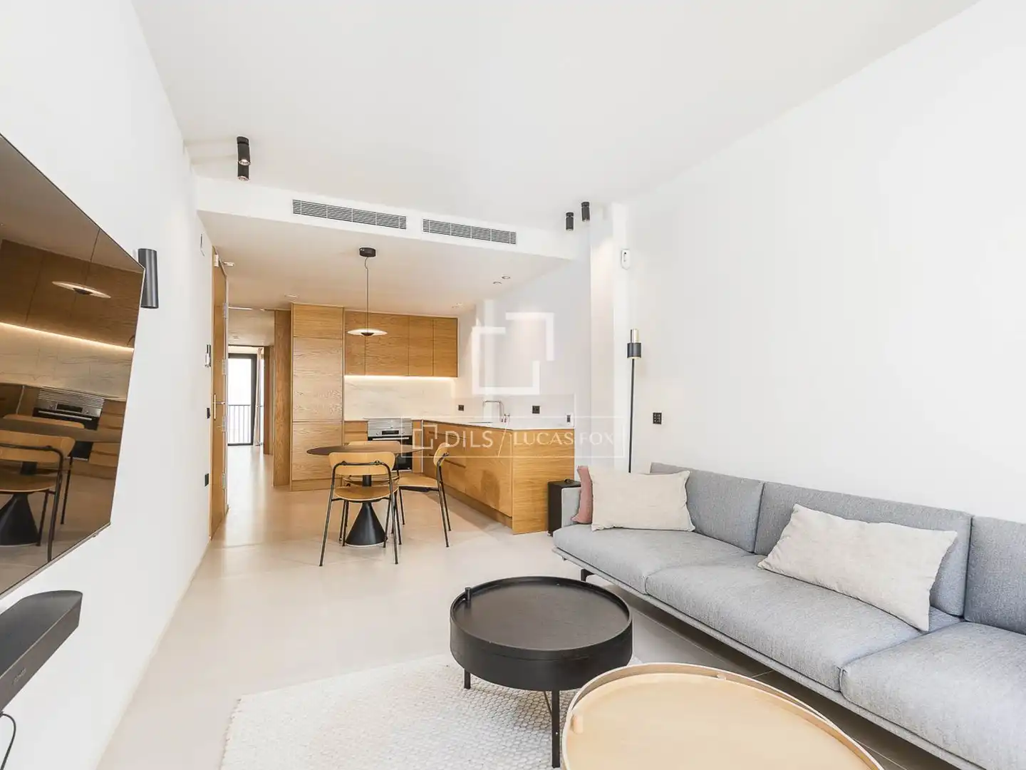 Sala d'estar de Pis en venda en Barcelona amb Aire condicionat, Calefacció i Parquet