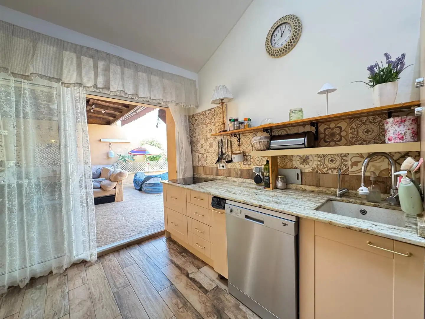 Cuina de Planta baixa en venda en Alicante / Alacant amb Aire condicionat, Jardí privat i Terrassa