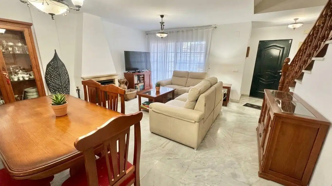 Wohnzimmer von Einfamilien-Reihenhaus zum Verkauf in Montemar 