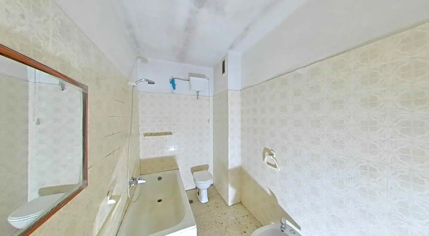 Bathroom of Flat for sale in Linares
