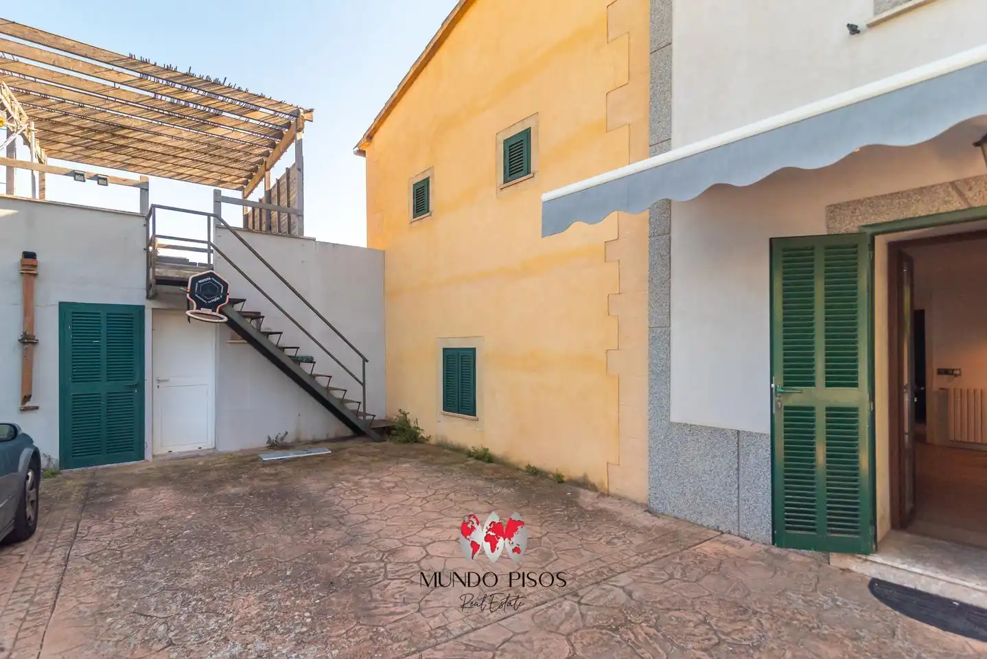 Vista exterior de Casa adosada en venda en  Palma de Mallorca amb Aire condicionat, Calefacció i Parquet