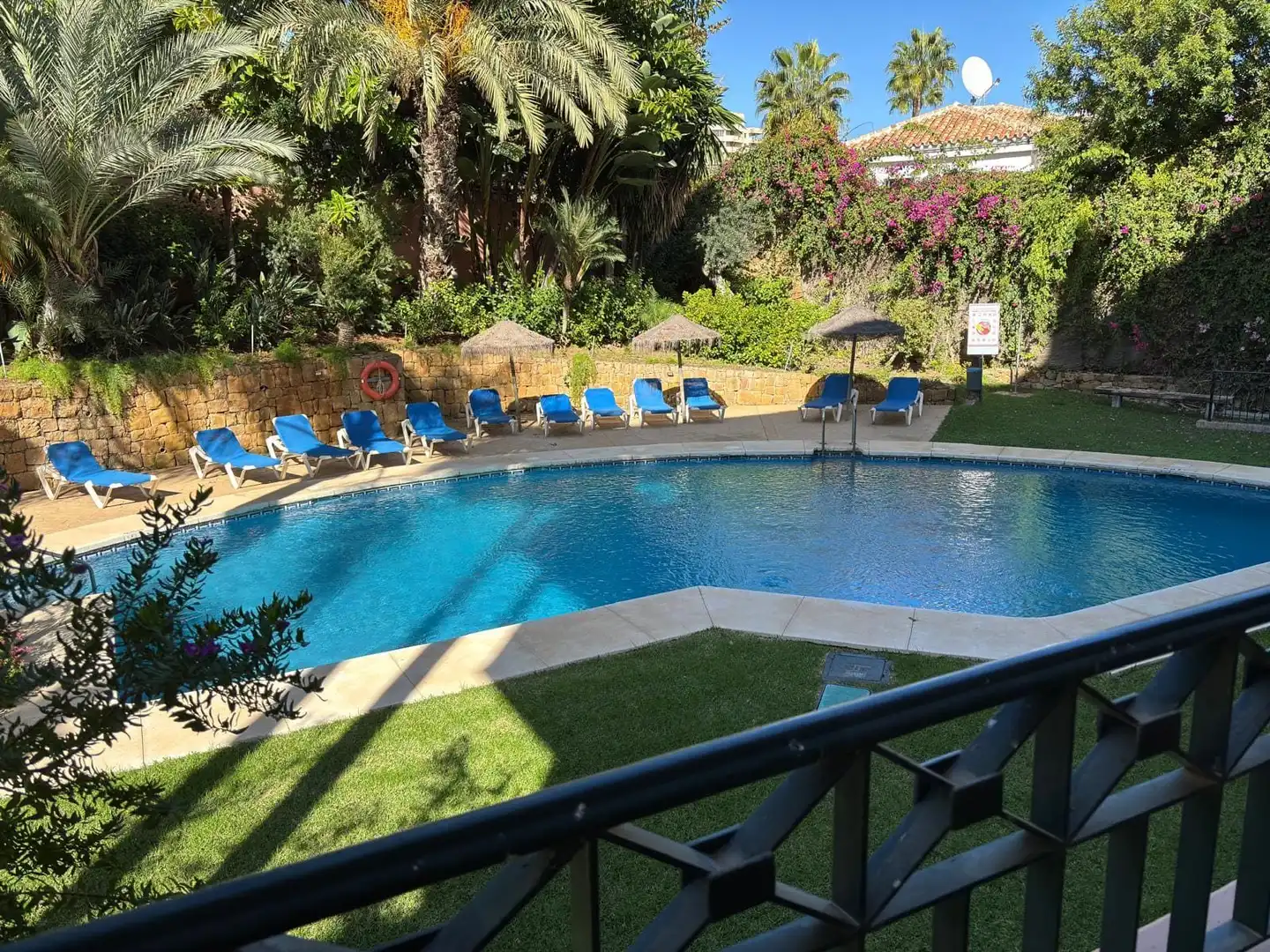 Piscina de Apartament de lloguer en Marbella amb Calefacció, Jardí privat i Terrassa