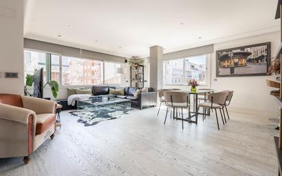 Living room of Flat for sale in  Madrid Capital  with Air Conditioner and Heating
