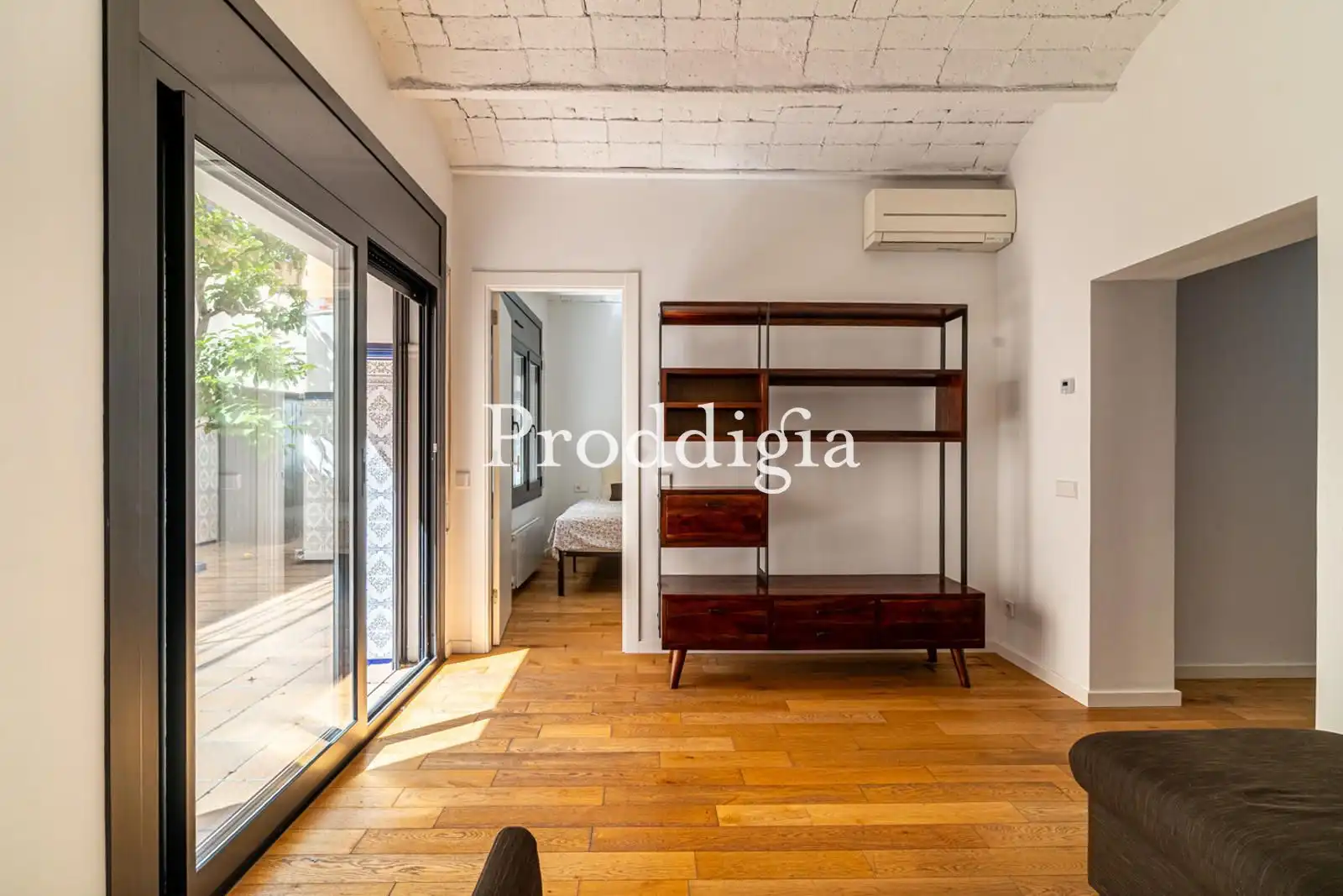 Bedroom of Flat for rent in Barcelona  with Air Conditioner, Terrace and Storage room