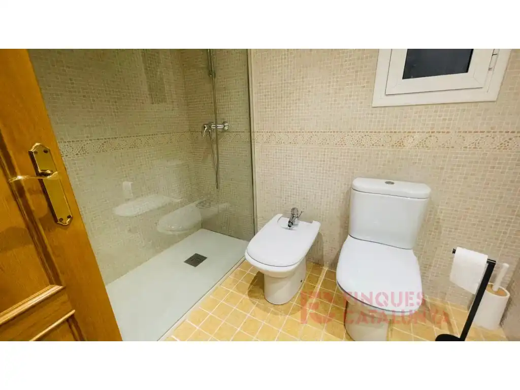 Badezimmer von Wohnung zum Verkauf in Girona
