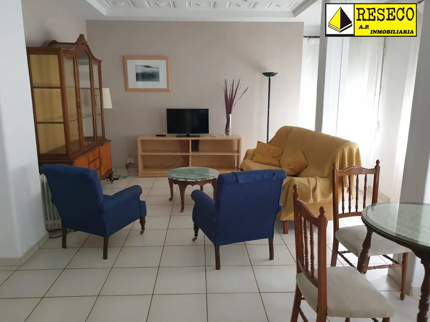 Piso con terraza en venta en Parque de la Constitución 5a