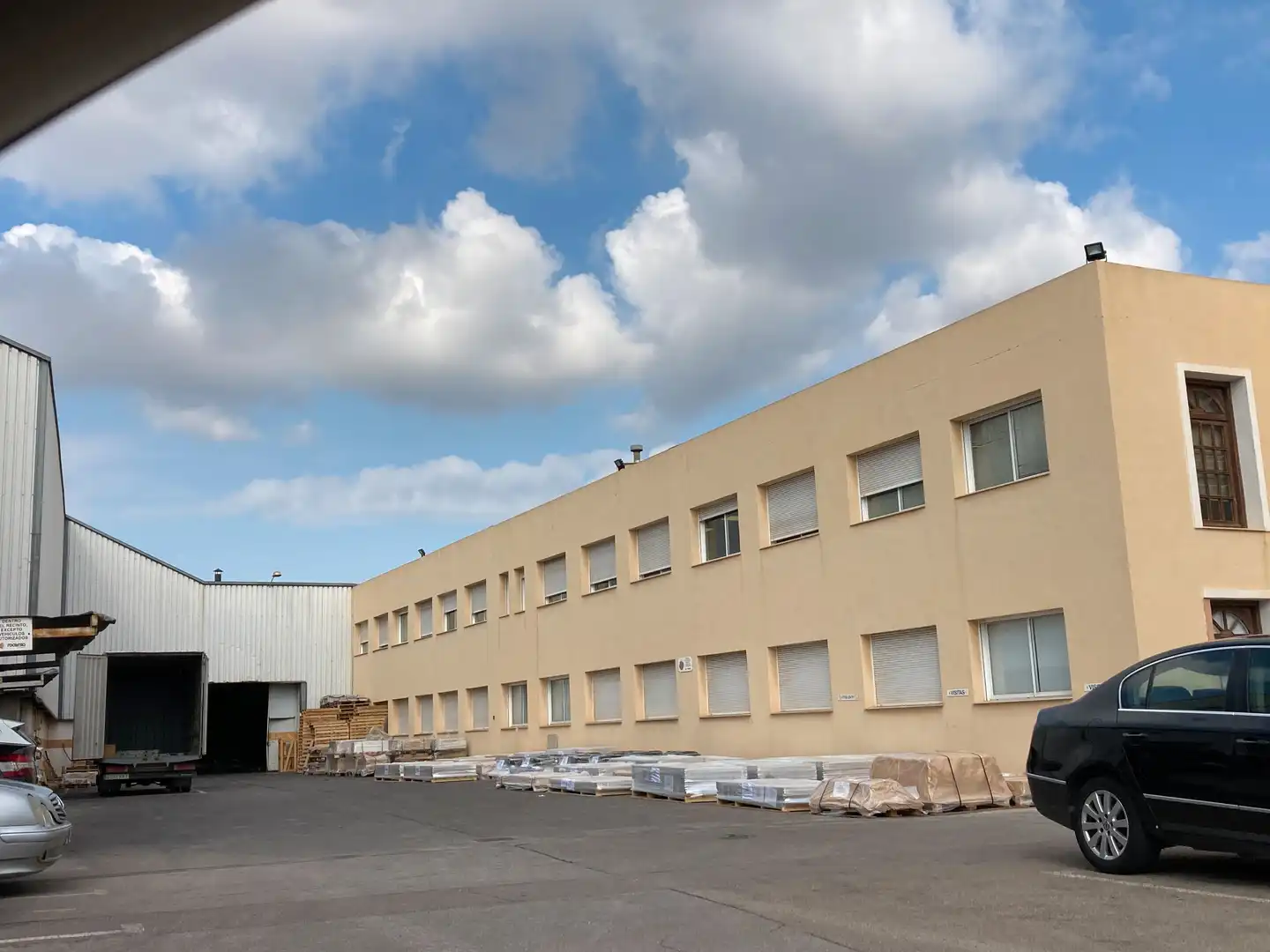 Industriegebäude zum Verkauf in Urbanización Madrigal C 231