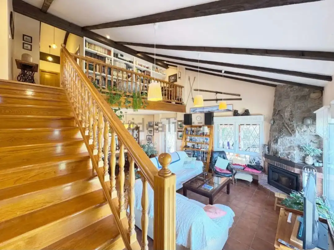 Sala de estar de Finca rústica en venta en Béjar con Calefacción, Jardín privado y Parquet