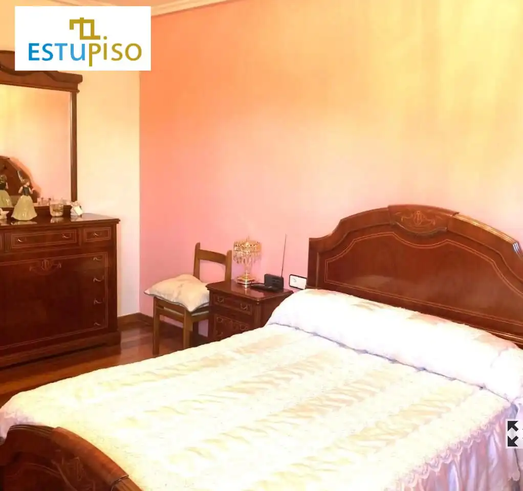 Habitación de Residencial en venta en Mansilla Mayor
