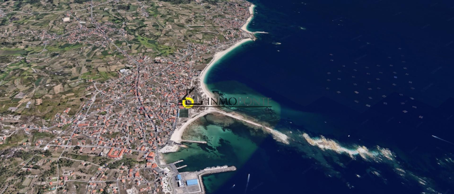 Vista exterior de Casa o xalet en venda en Ribeira amb Jardí privat