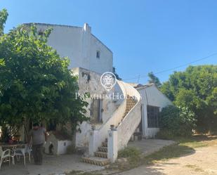 Vista exterior de Finca rústica en venda en Vilanova i la Geltrú