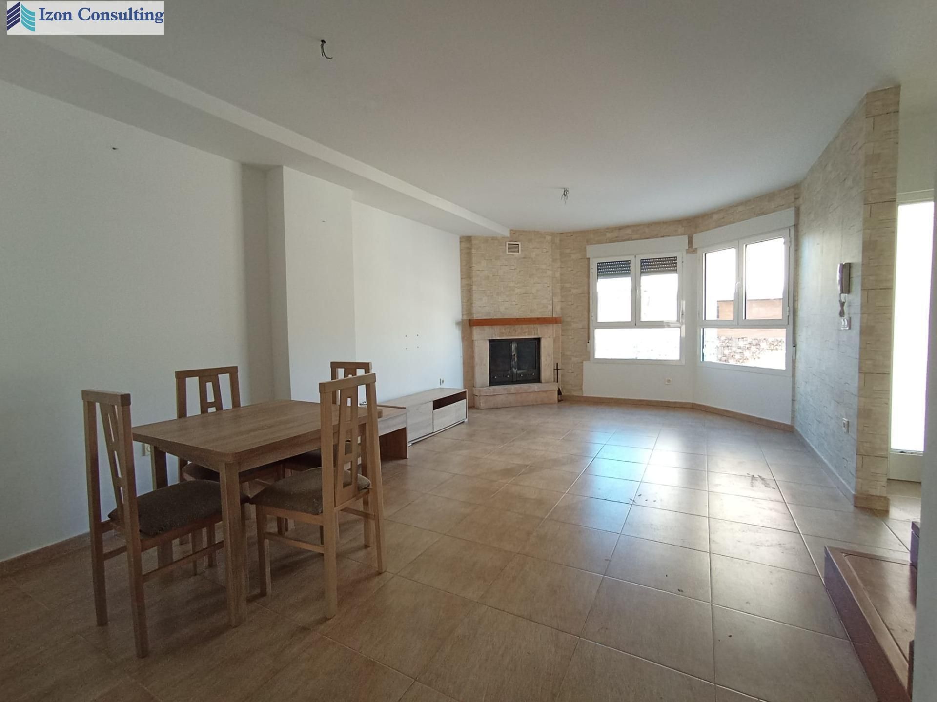 Casa adosada en venda a La Gineta