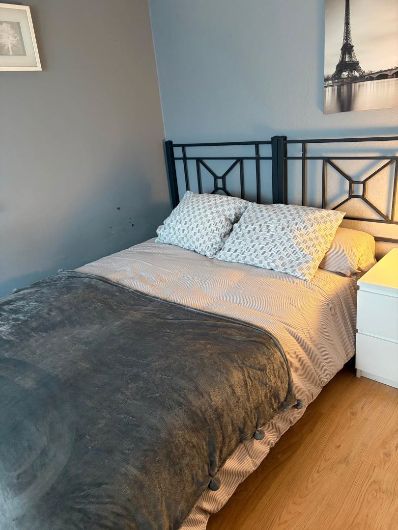 Dormitori de Pis de lloguer en Santander amb Calefacció, Parquet i Terrassa