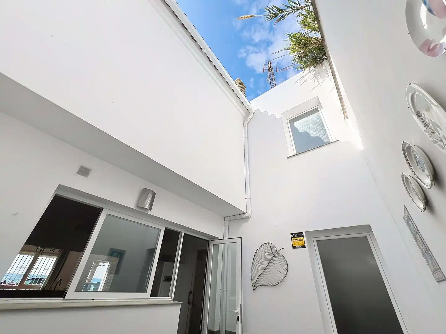 Vista exterior de Casa o xalet en venda en Vélez-Málaga amb Terrassa