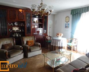 Living room of Flat for sale in Salamanca Capital  with Heating, Parquet flooring and Balcony