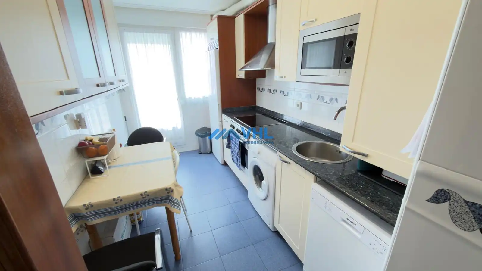 Cocina de Piso de alquiler en Castro-Urdiales con Calefacción, Terraza y Amueblado