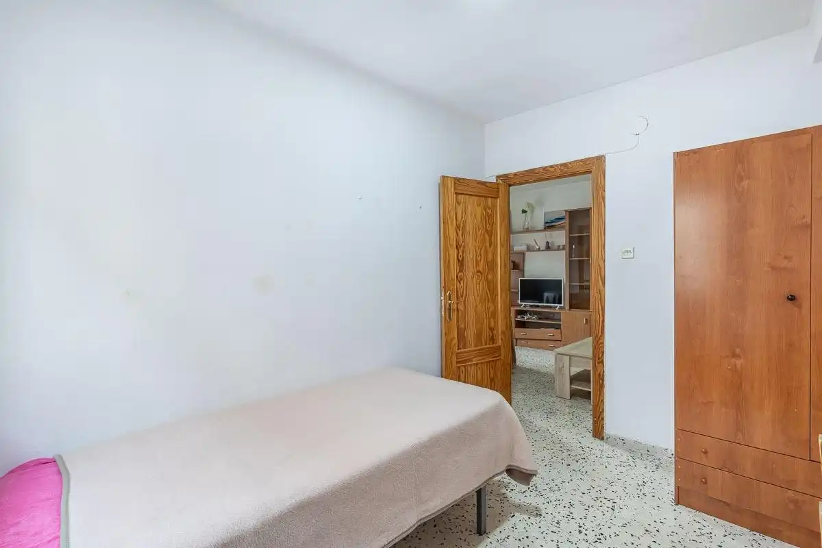 Bedroom of Flat for sale in Granada  with Furnished and Balcony