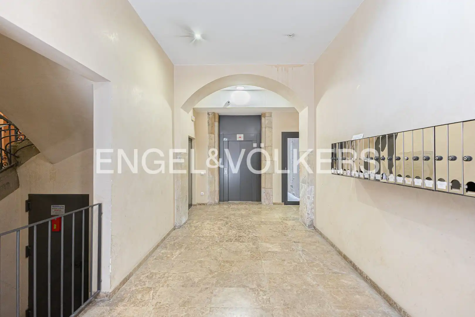 Piso en venta en Barcelona con Aire acondicionado, Calefacción y Balcón