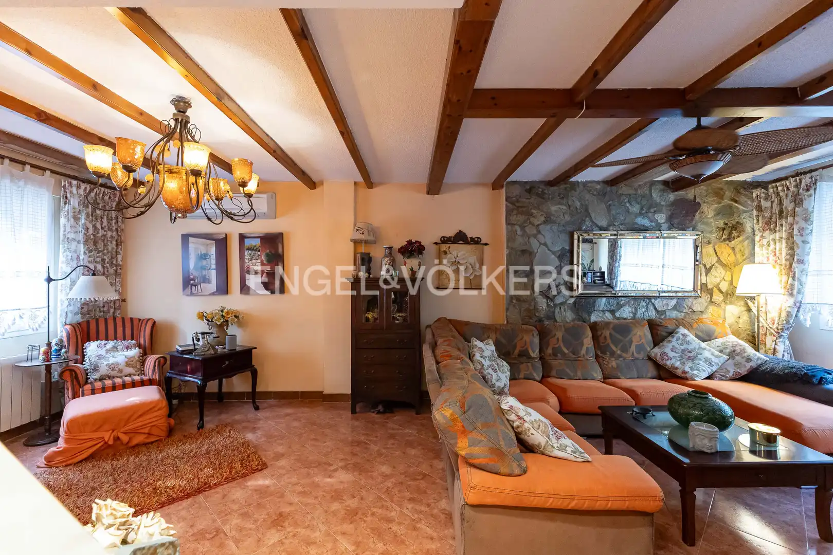 Sala d'estar de Casa o xalet en venda en Getafe amb Aire condicionat, Calefacció i Jardí privat