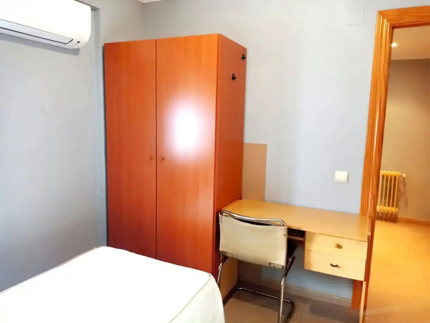 Schlafzimmer von Wohnung zur Miete in Cuenca Capital mit Klimaanlage
