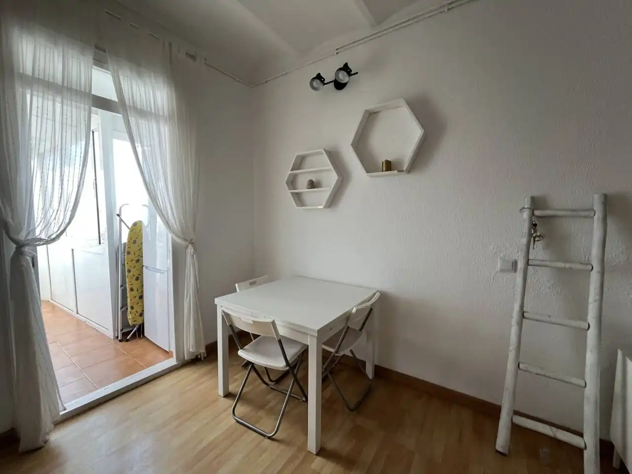 Habitación de Piso en venta en  Barcelona Capital con Parquet y Balcón