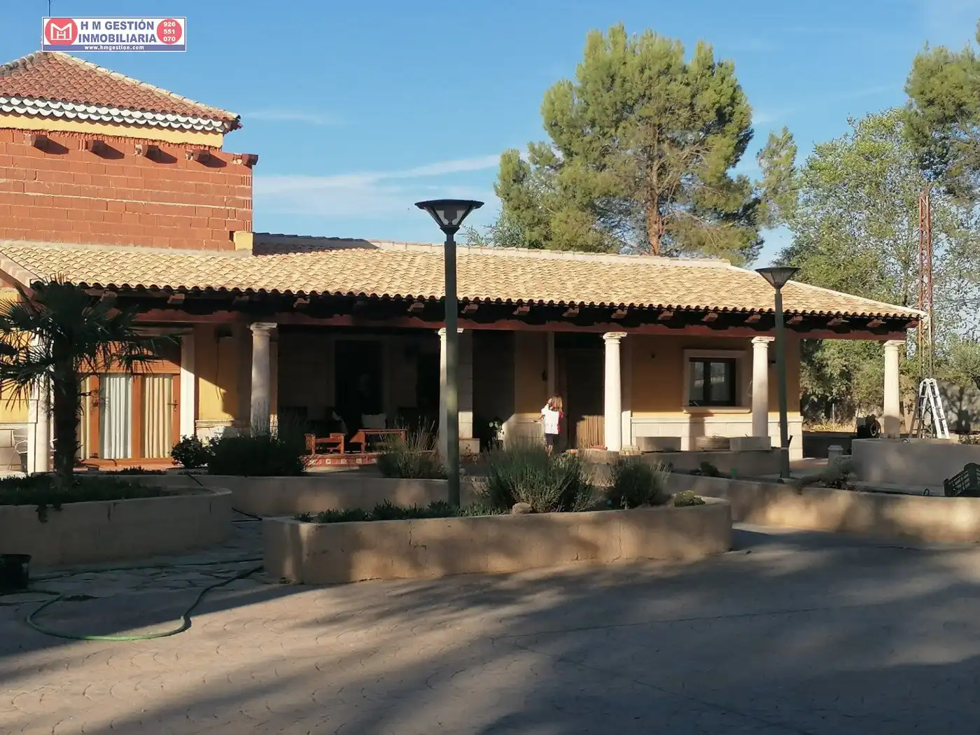 Außenansicht von Country house zum Verkauf in Alcázar de San Juan mit Privatgarten, Schwimmbad und Möbliert