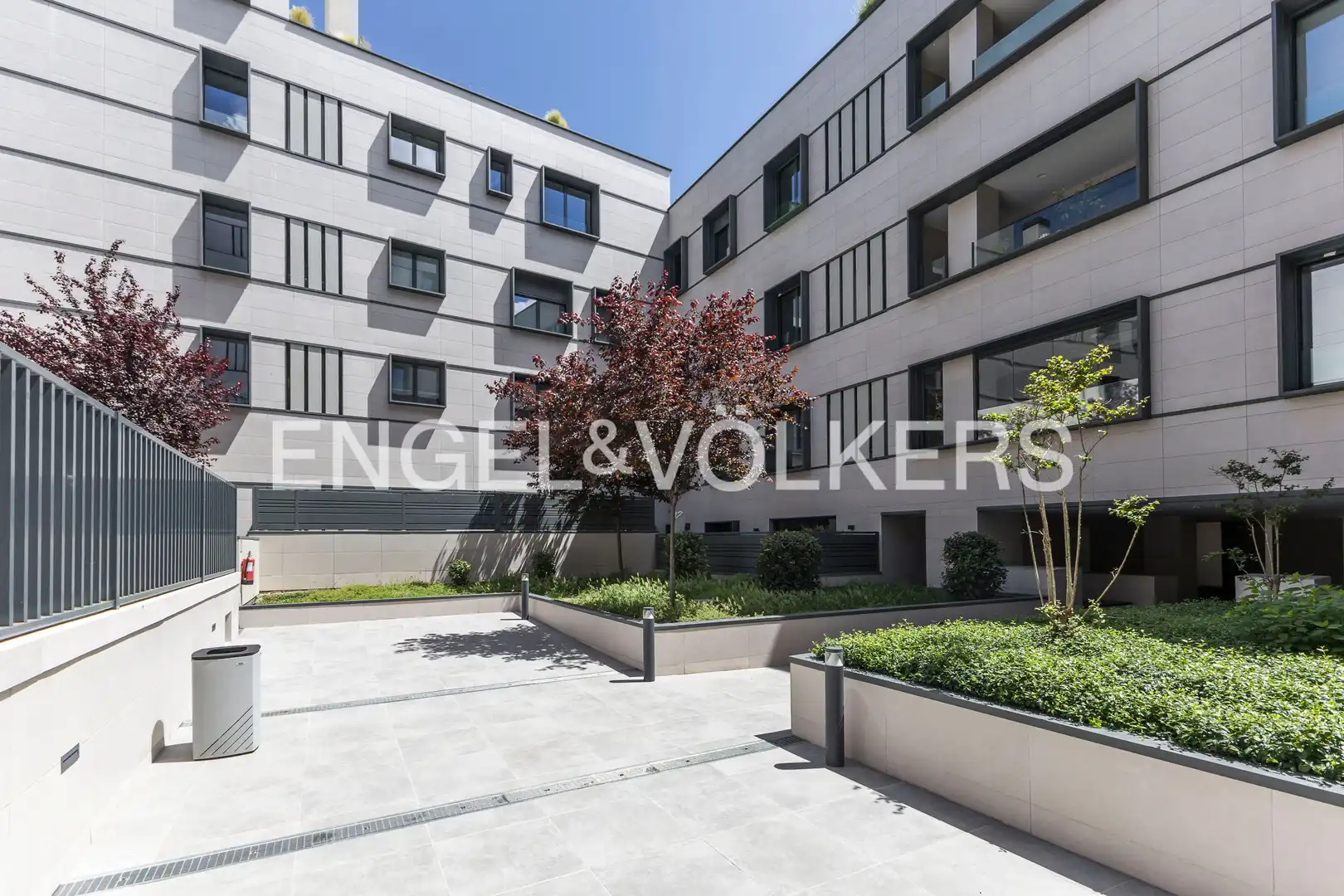 Terraza de Dúplex en venta en Madrid con Calefacción, Jardín privado y Terraza