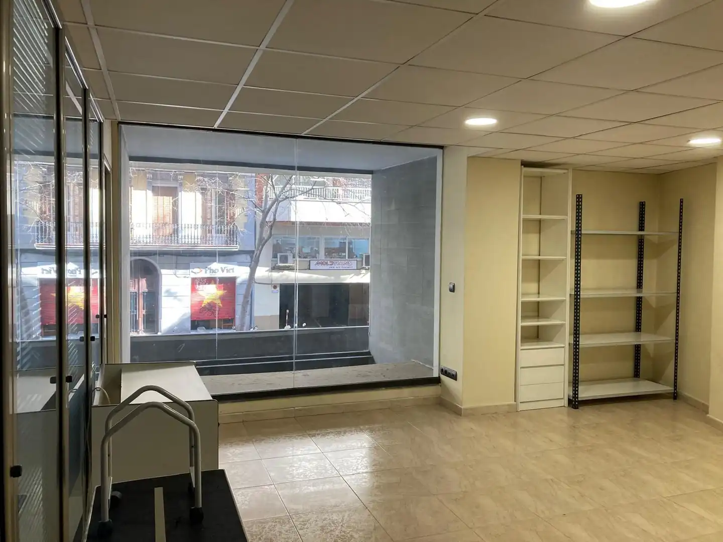 Commercial properties for sale in Barcelona  with Air Conditioner