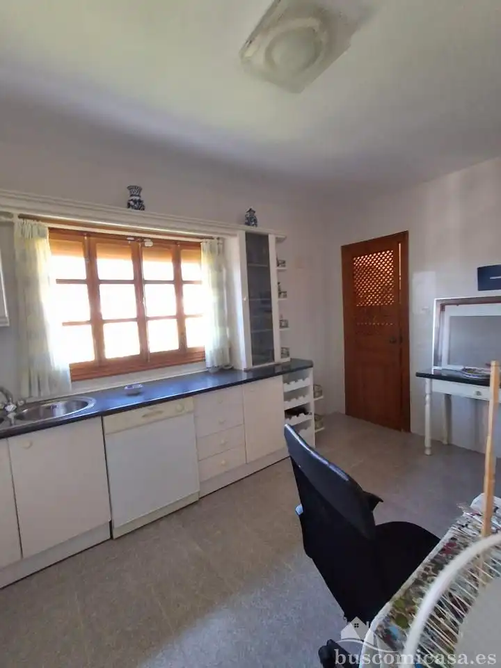 Cuina de Casa o xalet en venda en Loja amb Aire condicionat, Jardí privat i Terrassa